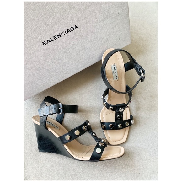 AUTHENTIC BALENCIAGA Studded Sandals - Picture 4 of 8